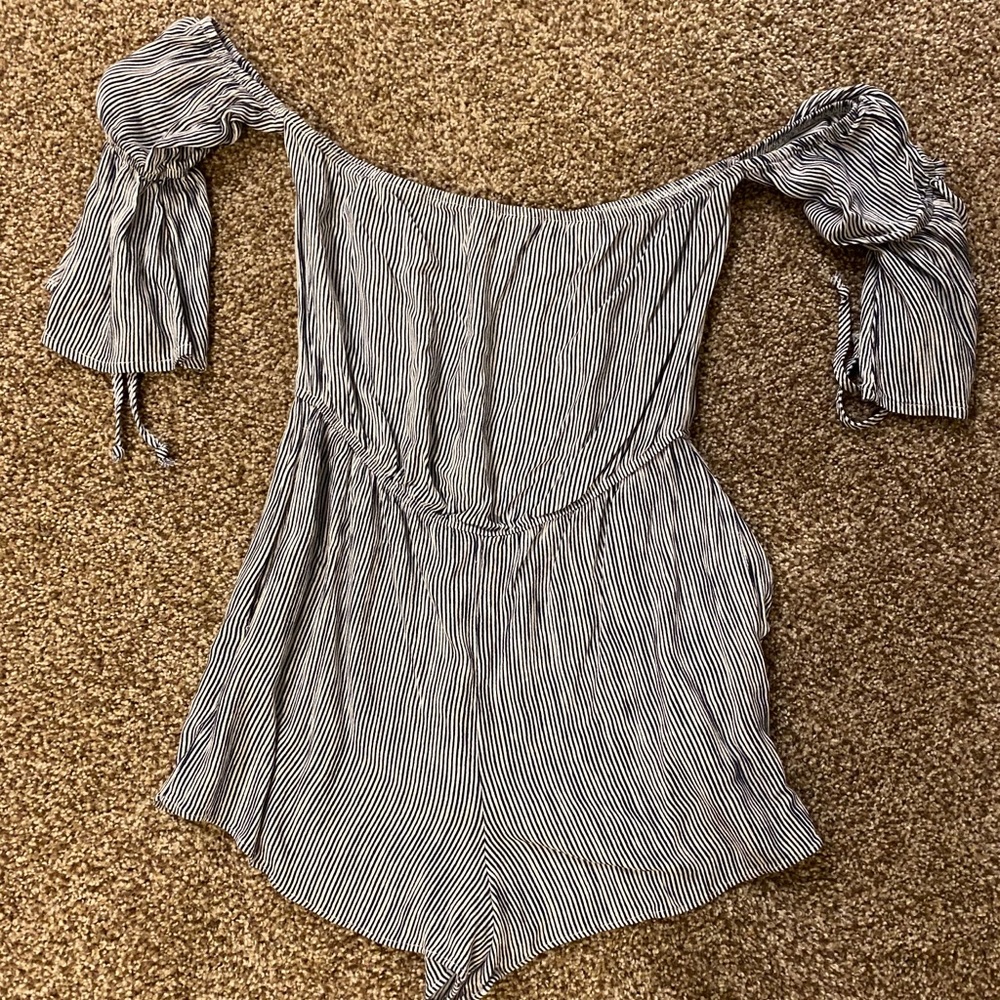 Off-the-shoulder Navy/White striped romper